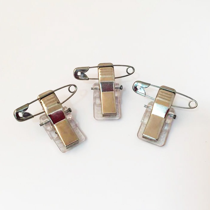 קליפס סיכה מחזיק לתגים