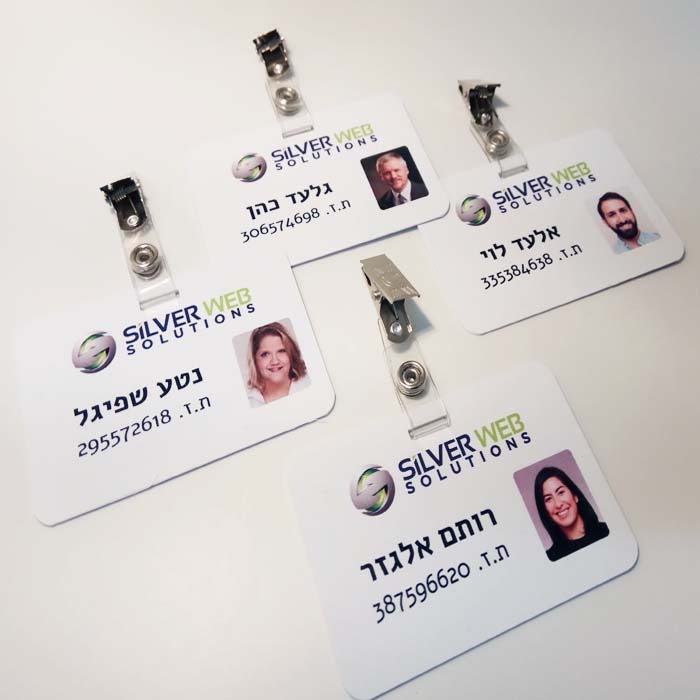 כרטיס PVC ממותג 8.5X5.5 ס"מ + קליפס