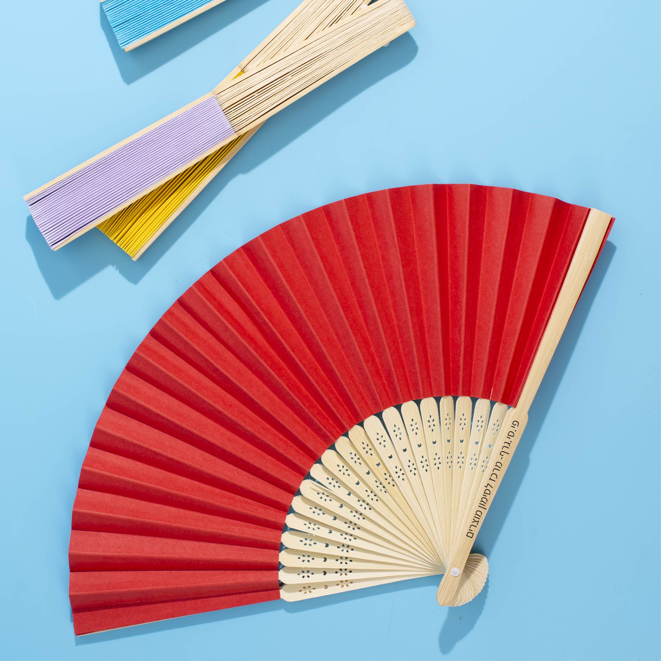 מניפה ממותגת - מניפת-יד במבו בשילוב נייר